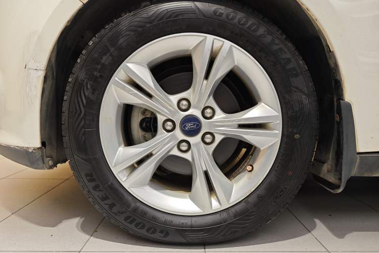 Used Ford Focus 2015 Hatchback 1.6L Automatic Fashion Edition