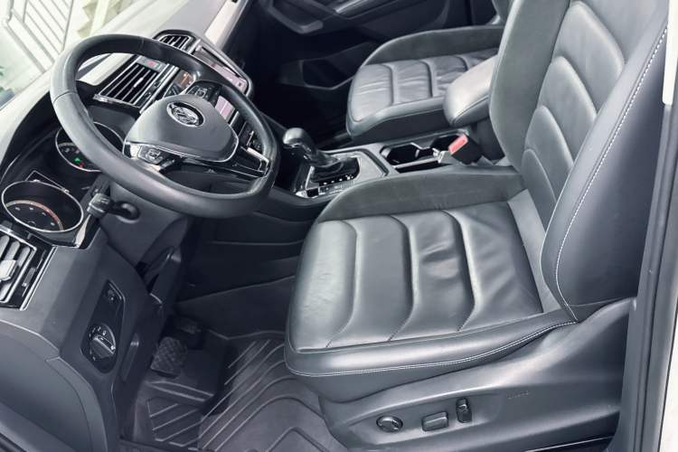 Used Volkswagen Tiguan L 2020 330TSI Automatic Two-Wheel Drive Panoramic Comfort Edition China VI Standard
