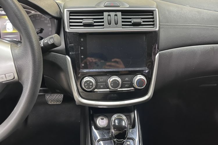 Used Nissan Tiida 2019 1.6L CVT Smart Drive Version China VI Standard
