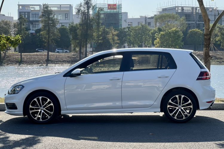 Used Volkswagen Golf 2017 280TSI Automatic R-Line Million-Vehicle Commemorative Edition
