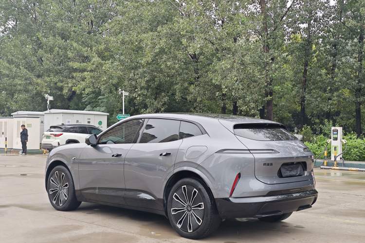 Used  07 2024 Max Extended-Range Edition
