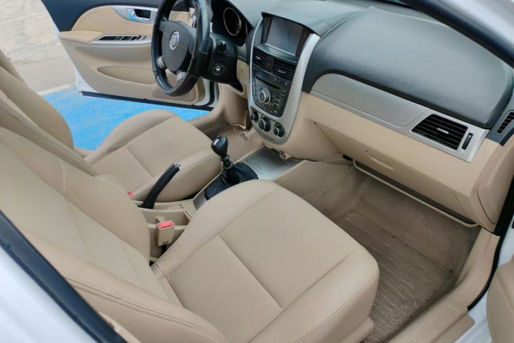 Used Buick Excelle 2013 1.5L Manual Classic Model
