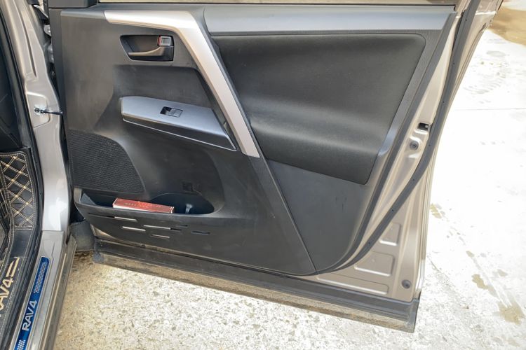 Used Toyota RAV4 2019 2.0L CVT Two-Wheel Drive Comfort Edition China VI Standard
