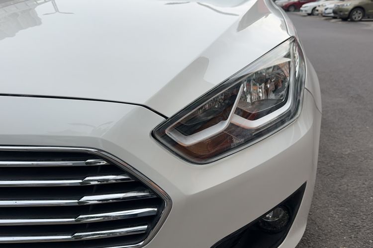 Used Ford Escort 2015 1.5L Manual Comfort Model
