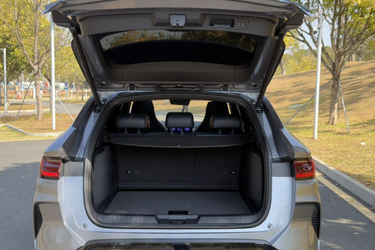 Used BYD Song PLUS New Energy 2024 HONOR Edition DM-i 110km Flagship PLUS
