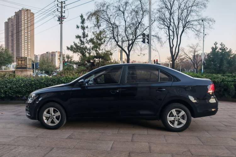 Used Volkswagen Santana 2016 1.6L Manual Fashion Edition
