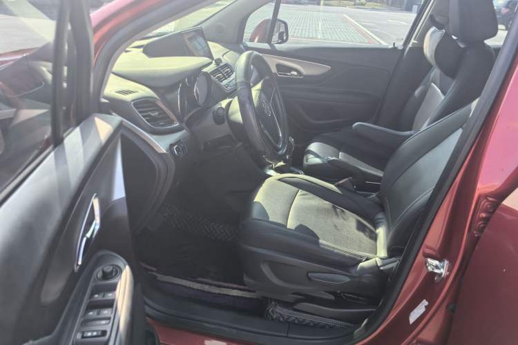 Used Buick Encore 2015 1.4T Automatic Two-Wheel Drive Urban Elite Version
