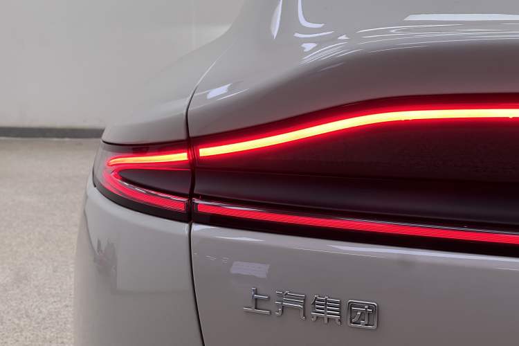 Used  LS6 2023 Max Standard Edition
