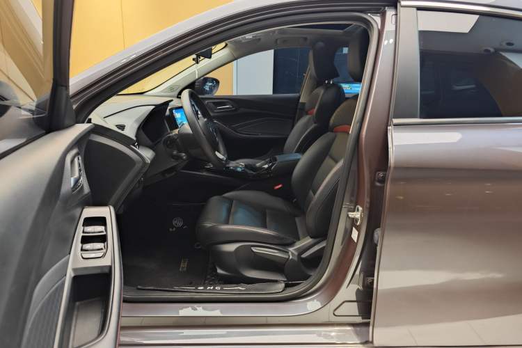 Used MG 5 2021 180 DVVT CVT Youth Luxury Edition
