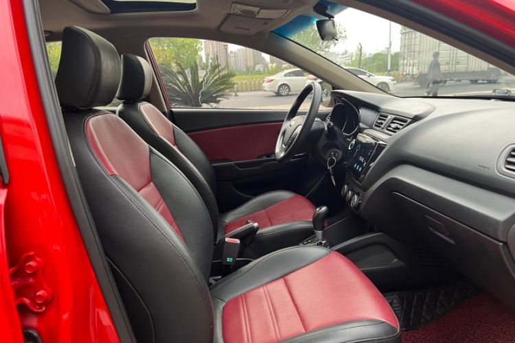 Used Kia K2 2015 Hatchback 1.4L AT GLS Cool Edition
