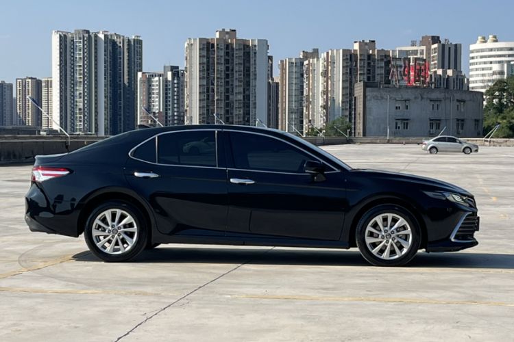 Used Toyota Camry 2021 2.0G Luxury Edition
