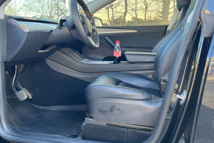 Used Tesla Model Y 2022 Rear-Wheel-Drive Version
