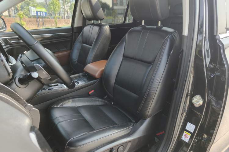 Used GAC Trumpchi GS7 2017 320T Two-Wheel-Drive Luxury Smart Connectivity Model
