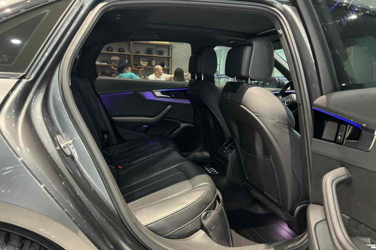 Used Audi A4L 2023 40 TFSI Luxury Dynamic Model
