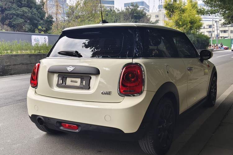 Used  MINI 2018 1.5T ONE PLUS
