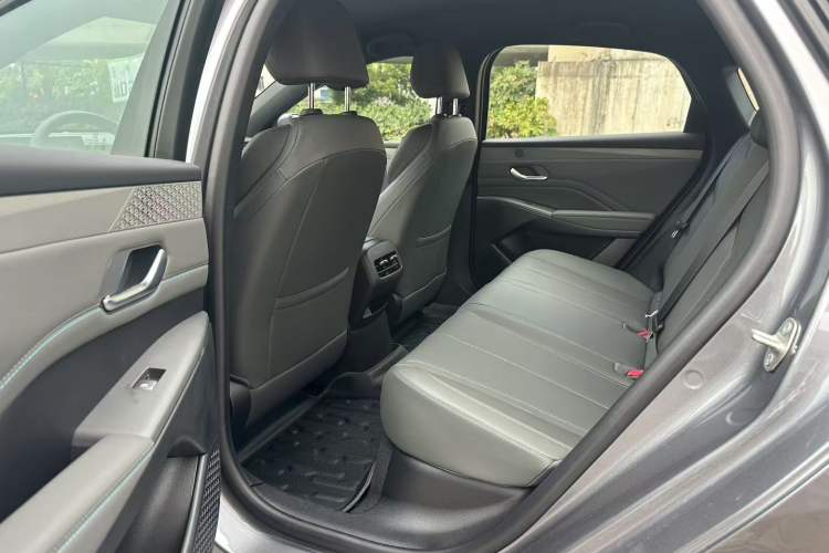 Used BYD Qin PLUS 2025 DM-i Smart Drive 55KM Leading Model
