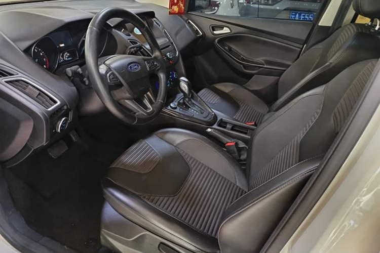 Used Ford Focus 2018 Hatchback Classic EcoBoost 180 Automatic Elite Model
