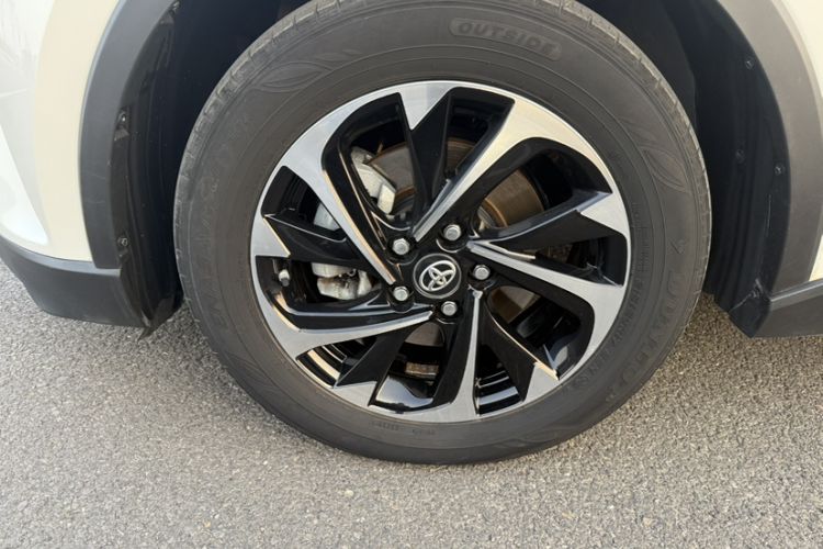 Used Toyota IZOA 2018 2.0L Yichi Version China VI Standard
