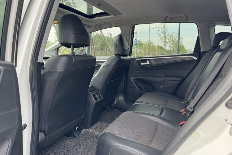 Used Honda Jade 2016 1.8L Automatic Comfort Elite Version 5 Seats