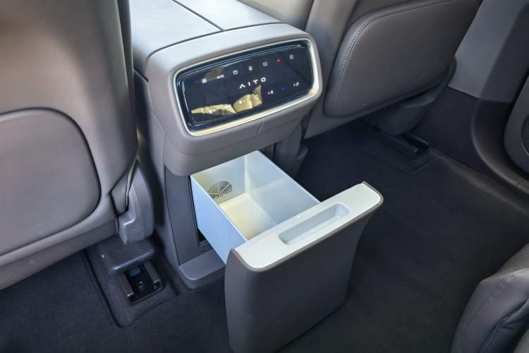 Used Hima AITO M9 2024 Range-Extended Ultra Version 52 kWh 5-Seater Model
