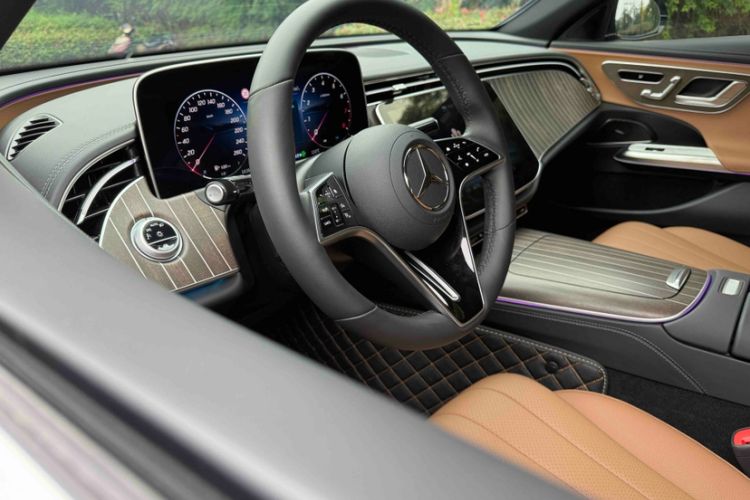 Used Mercedes-Benz E-Class 2025 Facelift E 300 L Fashion Edition
