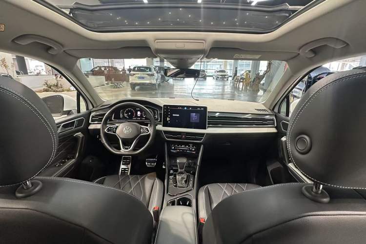 Used Volkswagen Tiguan L 2023 330TSI Automatic Two-Wheel Drive R-Line Enjoyment Edition
