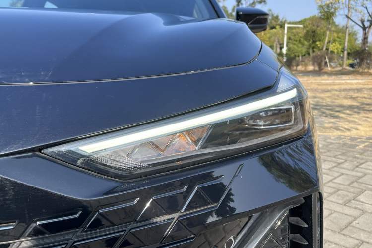 Used Changan UNI-V 2022 1.5T Sport Edition
