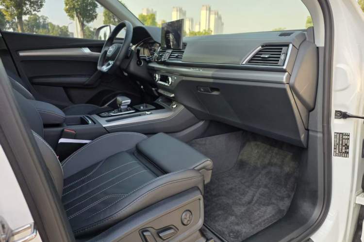 Used Audi Q5L 2022 40T Fashionable and Dynamic Model
