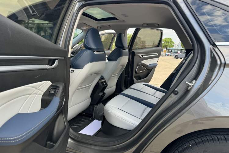 Used Geely Auto Emgrand 2022 4th Generation 1.5L CVT Flagship Model
