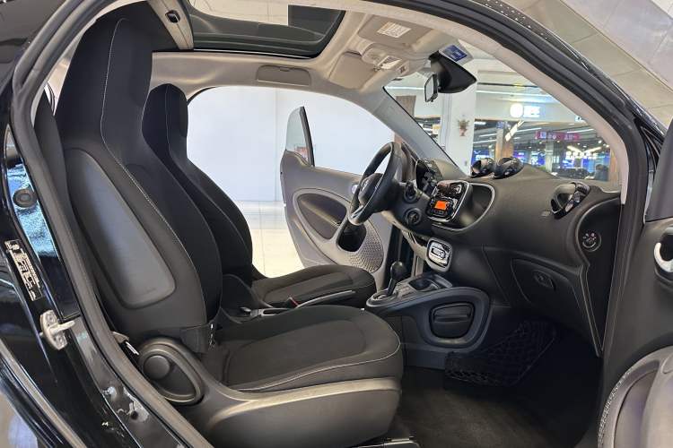 Used  fortwo 2018 1.0L 52kW Hardtop Passion Edition China V Standard
