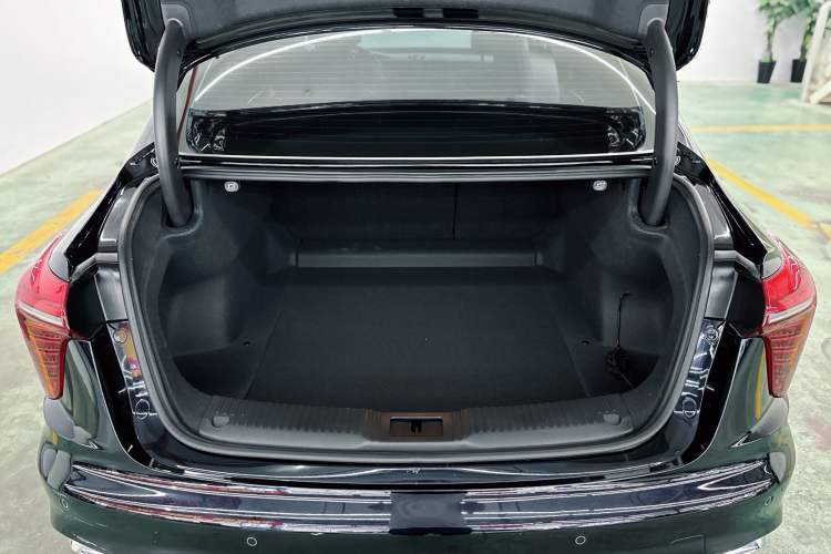 Used Hongqi H5 2024 1.5T DCT Smart Connect Flagship Edition