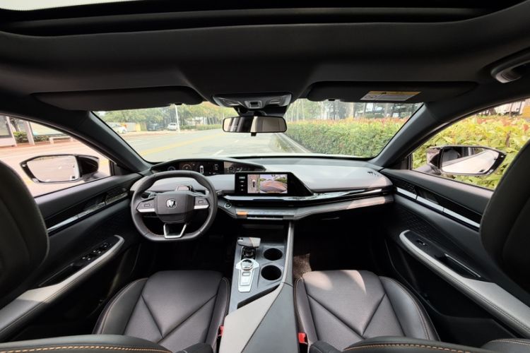 Used Changan UNI-V 2022 1.5T Prestige Version
