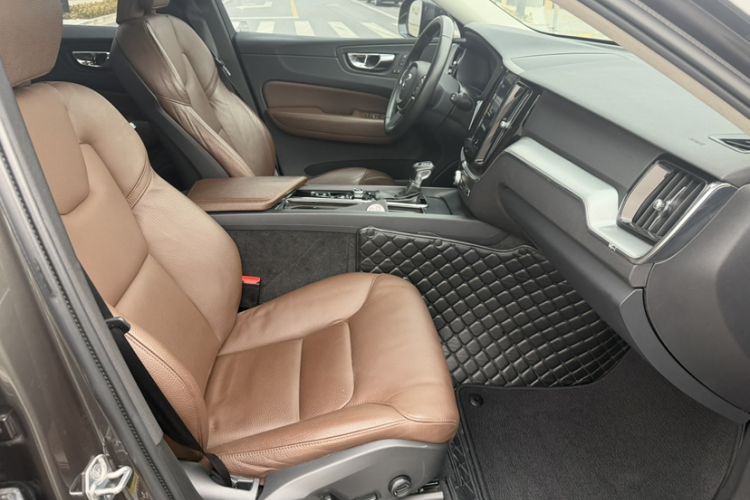 Used Volvo XC60 2019 T5 4x4 Smart Edition China V Standard
