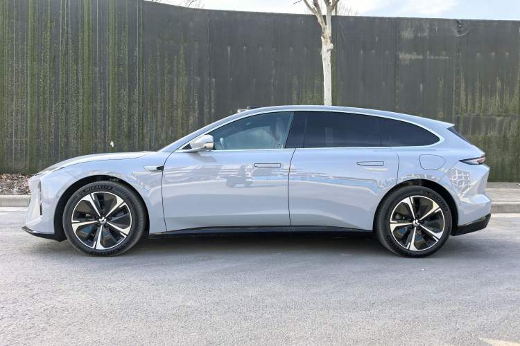 Used Nio ET5T 2025 75 kWh Touring
