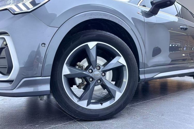 Used Audi Q3 2021 35 TFSI Fashion Dynamic Model