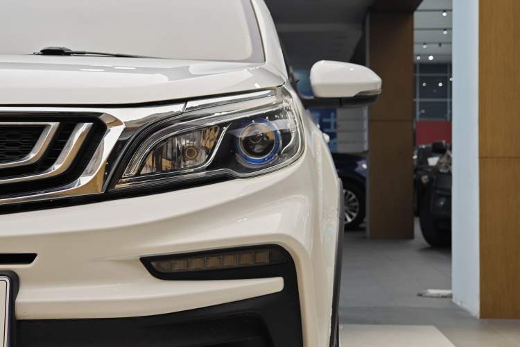 Used Geely Auto Vision X3 2019 Upgraded Model 1.5L Manual Elite Version