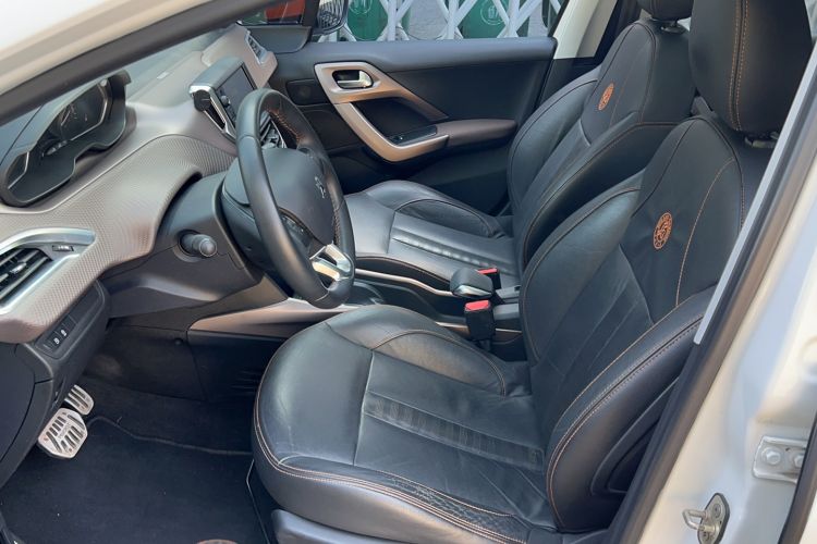 Used Peugeot 2008 2015 1.6THP Roland Garros Edition
