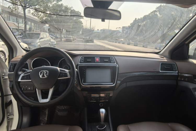 Used BAIC Weiwang S50 2016 1.5T CVT Joyful Luxury Model
