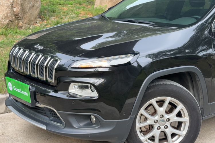 Used  Cherokee 2016 2.4L Professional Smart Version
