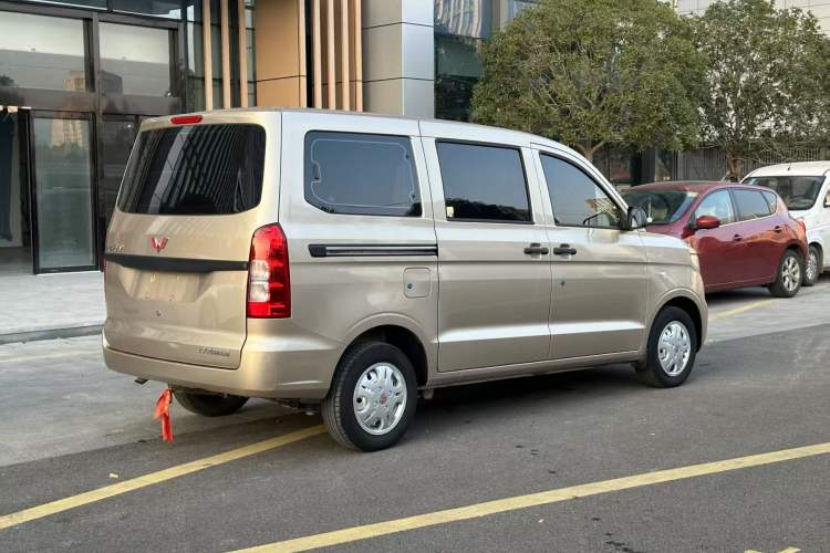 Used Wuling Hongguang V 2022 1.5L Jingqu Edition Electric-Assist LAR
