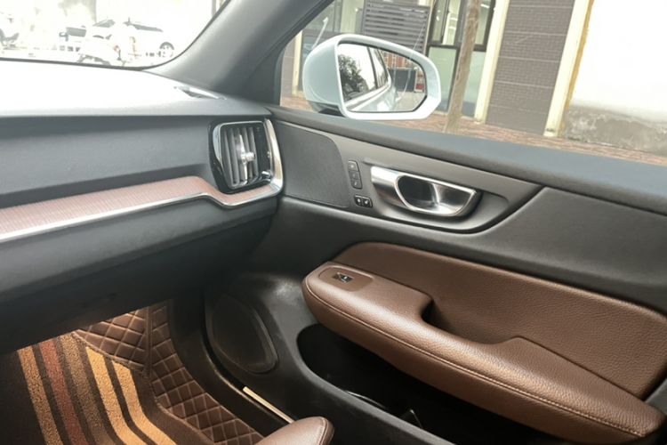 Used Volvo S60 2020 T4 Zhiyuan Luxury Edition
