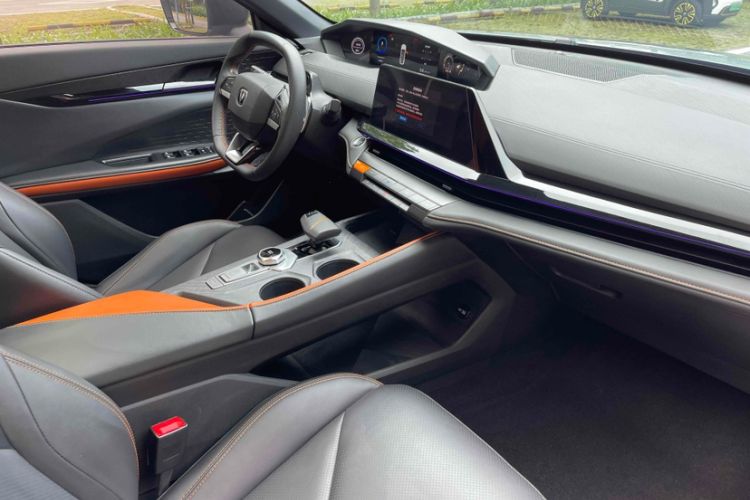 Used Changan UNI-V 2022 1.5T Prestige Version
