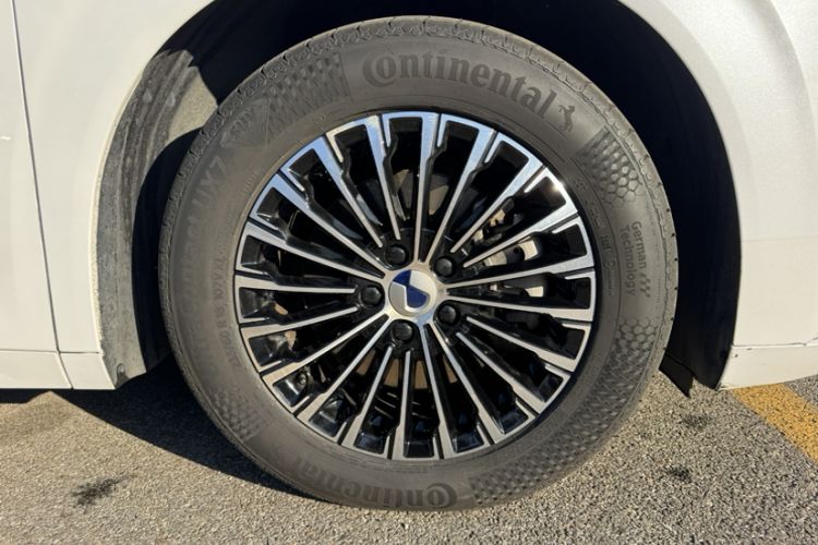 Used Denza D9 2022 DM-i 970 Four-Wheel Drive Prestige Model