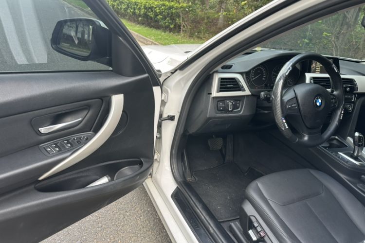 Used BMW 3 Series 2016 320i Fashion Model
