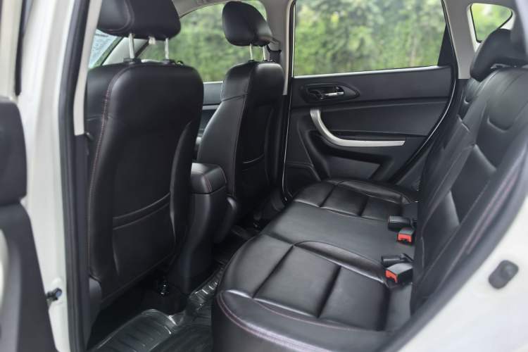 Used Changan CS35 2014 1.6L Automatic Luxury Navigation Model China IV Standard
