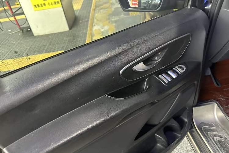 Used Mercedes-Benz Vito 2016 2.0T Business Edition
