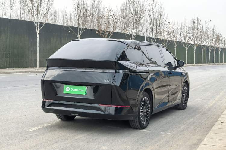 Used XPeng X9 2025 740 Ultra-Long Range Max
