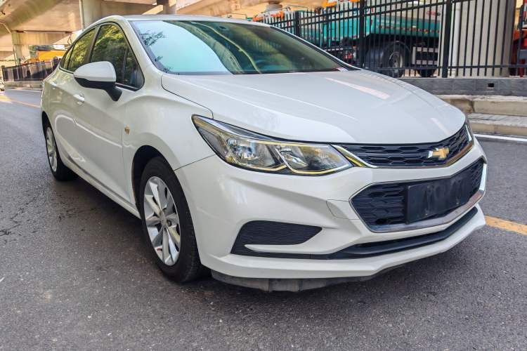 Used Chevrolet Cruze 2018 320 Automatic Pioneer Sunroof Edition
