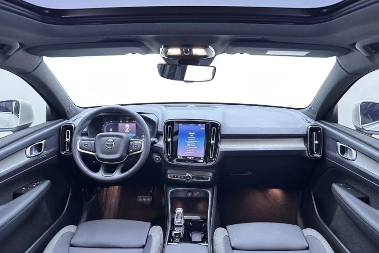 Used Volvo XC40 2024 B3 Zhiyuan Luxury Edition
