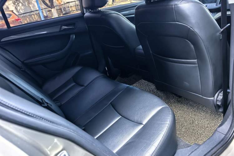 Used Roewe 360 2017 1.5L Automatic Luxury Edition
